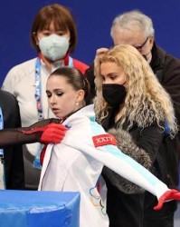 大众娱乐官网-俄花滑界挺面姐斥巴赫：冠军教练比你懂得如何待人